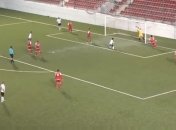 Футболист на последней минуте забил победный гол ударом ножницами с нулевого угла (видео)