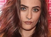 "Резала себя и жгла": Пэрис Джексон поделилась, как боролась с депрессией