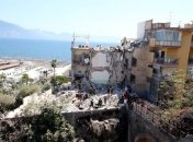 В Италии рухнула многоэтажка, много погибших