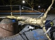 "Эти люди хотят внимания": Ибрагимович о вандалах, разрушивших его статую