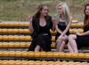 Бюст или длинные ноги?