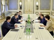 Порошенко обсудил с главой ПА ОБСЕ направление полицейской миссии в Донбасс