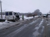 В Закарпатской области произошло ДТП двух микроавтобусов "Mercedes", есть жертвы