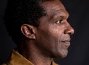 Писатель Лемн Сиссей удостоен Британской литературной премией PEN Pinter Prize