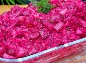 Необычная закуска из свеклы, чеснока и сметаны