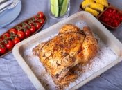 Королева столу — курка, запечена у солі