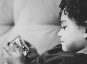 Як відволікти дитину від планшету чи смартфону