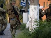 Террористы захватили военную часть в Донецке