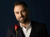 Главный "Холостяк" 10 сезона взбудоражил обнаженным торсом (Фото)