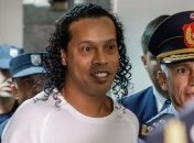 Роналдиньо может надолго застрять в тюрьме