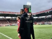 Матч Бундеслиги прерван из-за оскорбительных баннеров в адрес НФС и президента Хоффенхайма