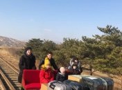Российские дипломаты придумали оригинальный способ попасть домой из Северной Кореи (фото, видео)