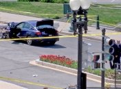 В США злоумышленник штурмовал Капитолий на автомобиле и погиб (видео)