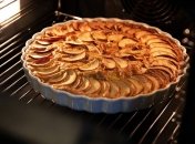 Такую шарлотку вы приготовите быстро