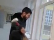 В Крыму рабочие устроили погром в школе: появилось неожиданное объяснение (видео)