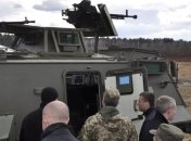 Импортные "Саксоны" и "Хаммеры" дооснащают танковым вооружением