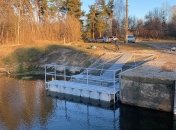 Аналогів такого сміттєуловлювача в Україні немає.