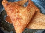 Пирожки из тостового хлеба - отличный вариант сытного блюда