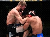 Боец UFC оседлал соперника, а затем нокаутировал его (видео)