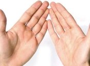 Как определить болезни человека по рукам?