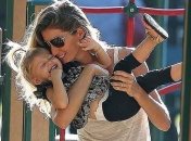 ВИДЕОпозитив: самая крутая мама на площадке