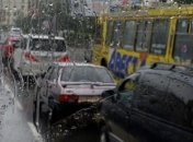 Киев стал в огромных пробках