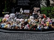 Памятник убитым россиянами детям в Харькове