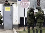 Заблокированные в Крыму украинские морпехи пишут родным, что вернутся