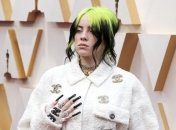 Наказание настигло: суд запретил назойливому фанату Билли Айлиш приближаться к ней