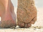 Врачи советуют мыть ноги несколько раз в день