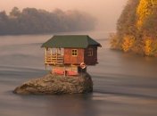 Дом на реке в Сербии (Фото) 