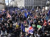 Меньше месяца до Brexit: десятки тысяч британцев требуют повторного референдума 