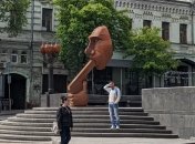 Скульптура в центре Киева