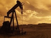 Запасы нефти США падают - мировые цены растут