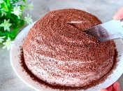 Сметанный торт получается в меру сладким, с легкой кислинкой