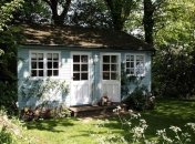 Украинцы отныне могут регистрироваться на дачах 