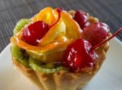 Кошики з фруктами та желе