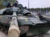 На полігоні "Десна" тестують модернізований танк Т-72