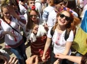 В Днепропетровске состоялся парад вышиванок