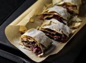 Штрудель со сливами