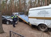 В России эвакуировали катафалк за неправильную парковку
