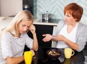 Квартирный вопрос: плюсы и минусы жизни с родителями за стеной