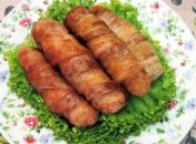 Рецепт дня: закусочные рулетики из бекона, хлеба и сыра