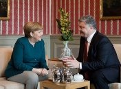 Порошенко и Меркель провели телефонную беседу