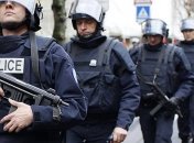 Автомобиль врезался в толпу во Франции