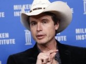 Брат Илона Маска продал акции Tesla: сколько денег заработал 