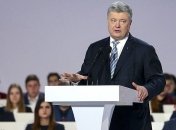 Порошенко одобрил продление моратория на продажу земли