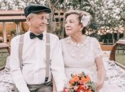 У пары не было снимков со свадьбы, поэтому они устроили свадебную фотосессию (Фото) 