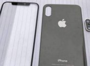 В Сеть "просочились" снимки панелей новых iPhone 8