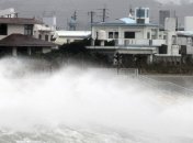 Из-за тайфуна "Данас" отменены более 100 авиарейсов